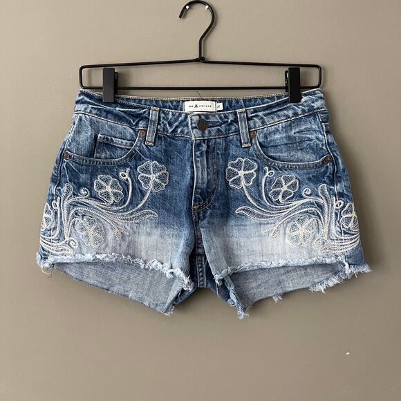 MM Vintage Floral Embroidered Cut Off Shorts - Picture 1 of 4